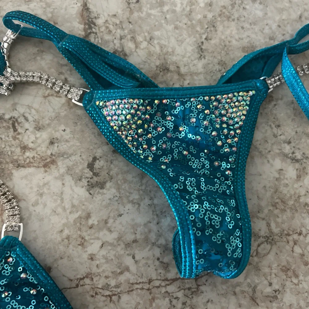 Teal Competition Bikini - Picture 3 of 6